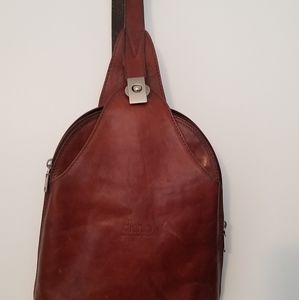 Italian leather sling backpack purse, great condition, quality leather.